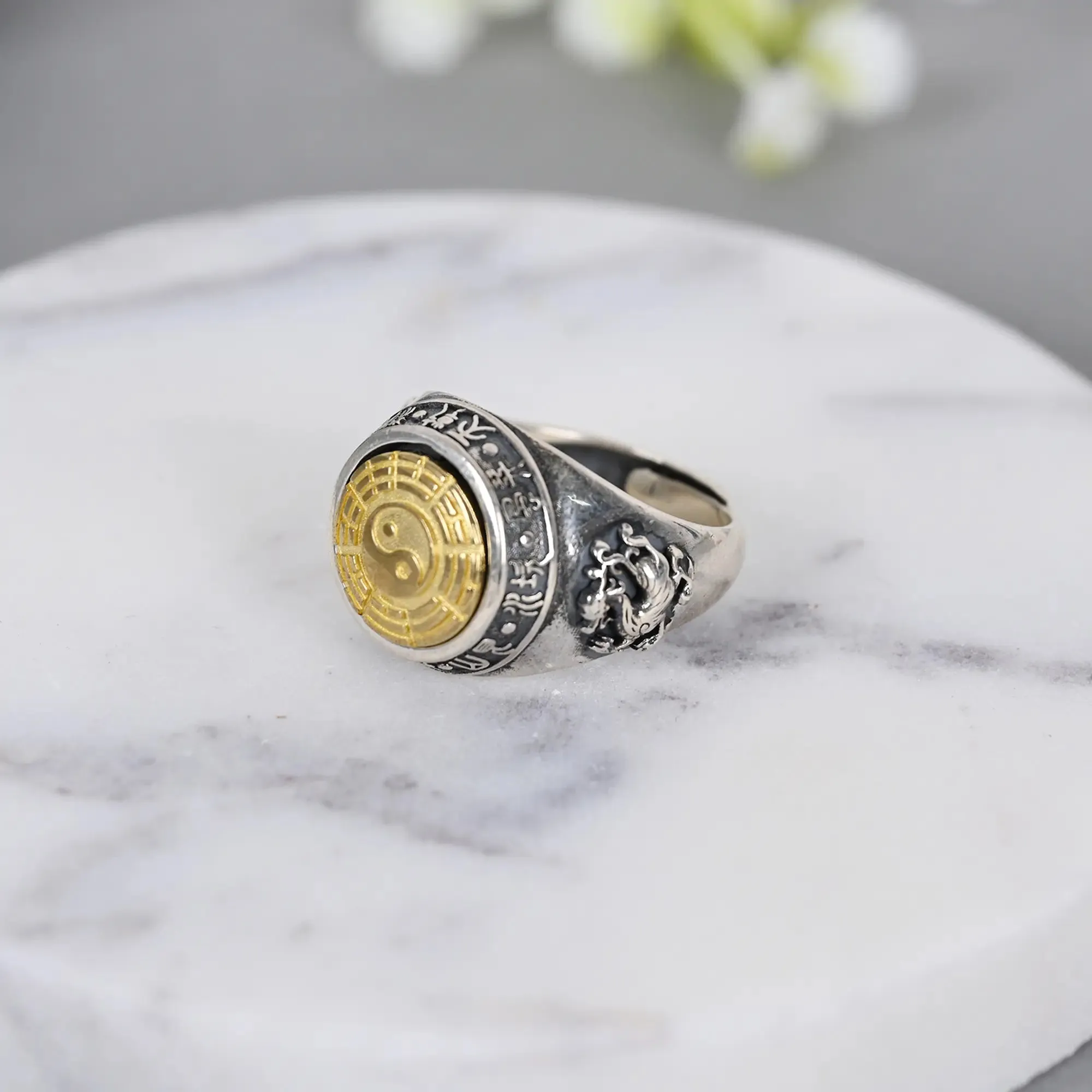 Bold Crest Ring