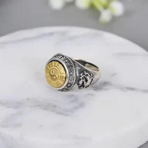 Bold Crest Ring